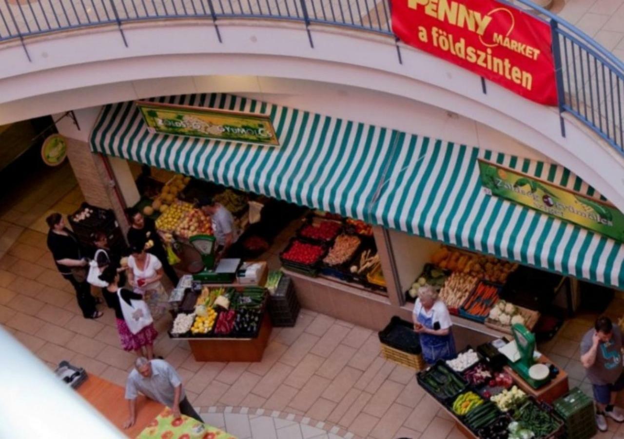 1,5 Szobas Lakas Terasszal,Koezel A Szechenyi Fuerdohoez Budapest Exteriör bild